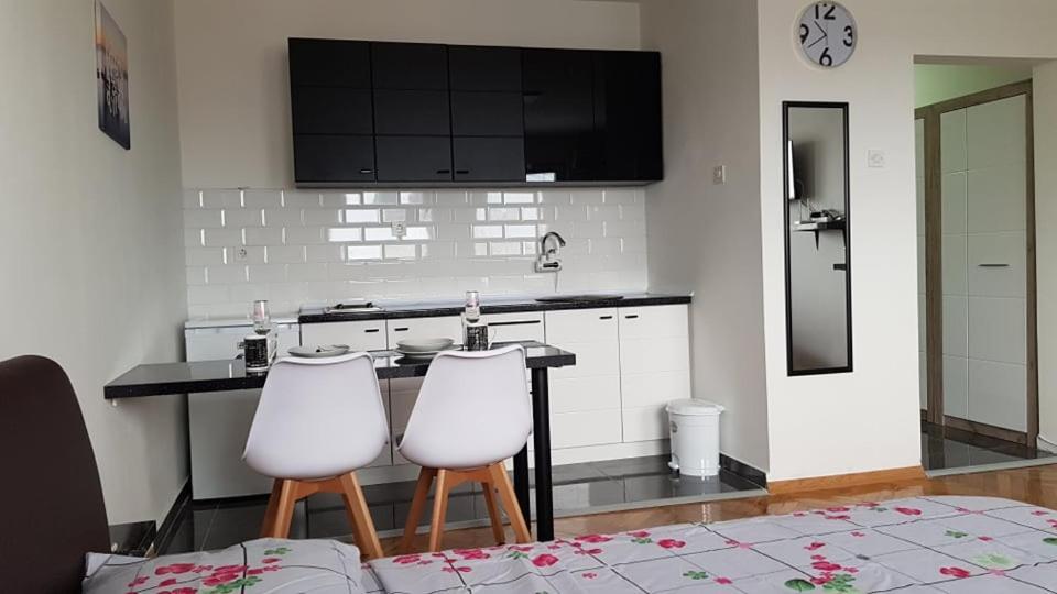 Central View Apartment Скоп'є Екстер'єр фото